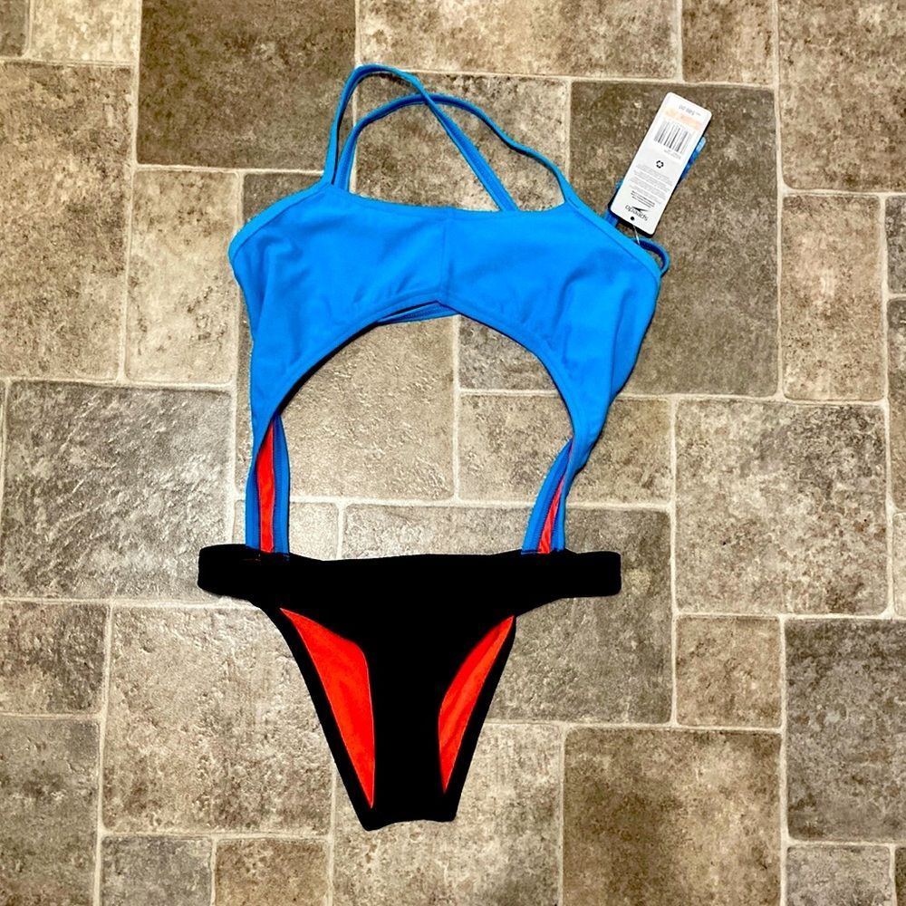 NWT Speedo size 28 cutout one piece